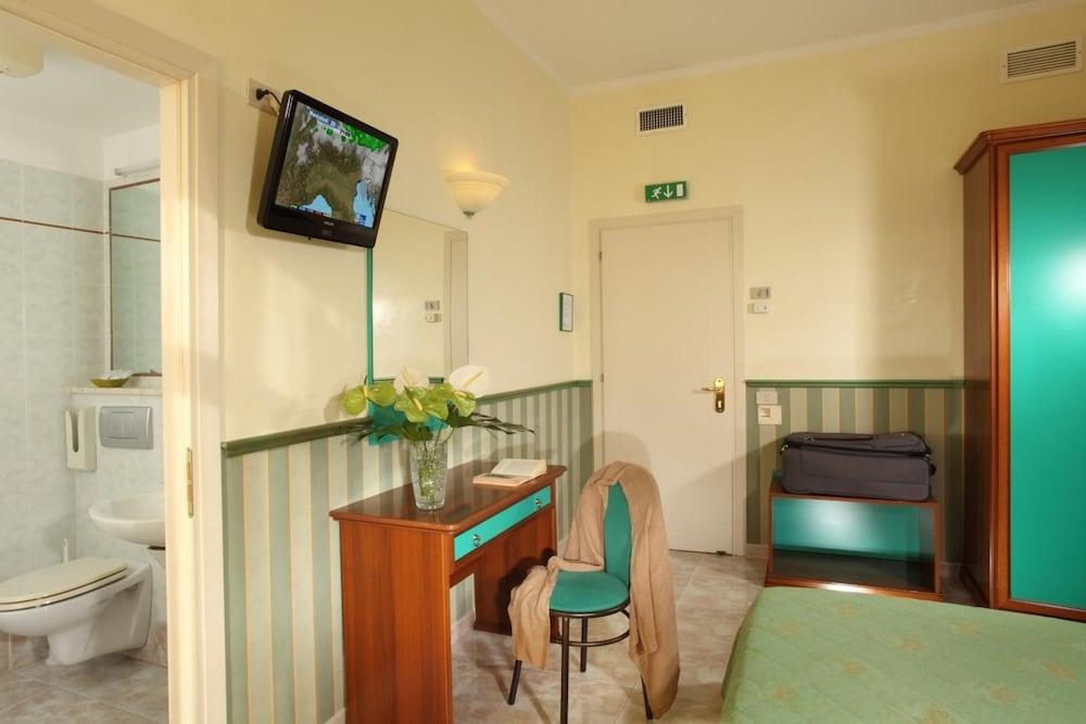 Hotel Dorica Rome Exterior photo
